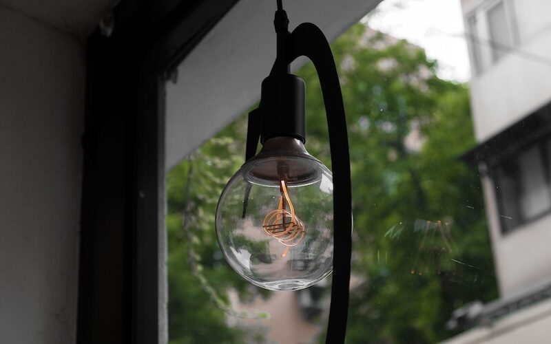 Glödlampa på balkongen